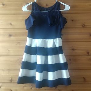 Girls's cold shoulder dress
